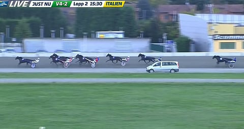 Lewis Ale (10) ei päässyt koskaan kunnolla mukaan kilpailuun myöhästyttyään lähtökiihdytyksestä. Kuva ATG Live