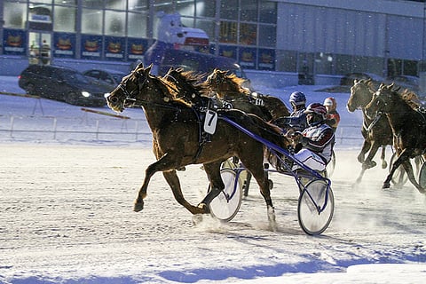 Mika Forss ajoi Marjo Lindströmin valmentamaa Selfie Staria.