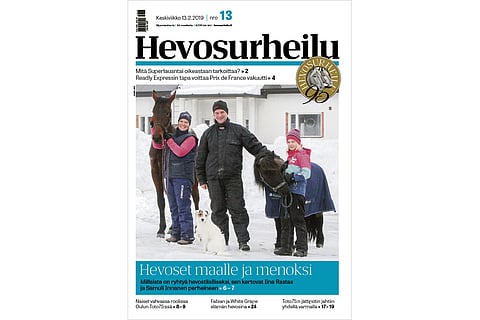 Iina Rastas ja Samuli Innanen perheineen. Kuva: Harri Lind.