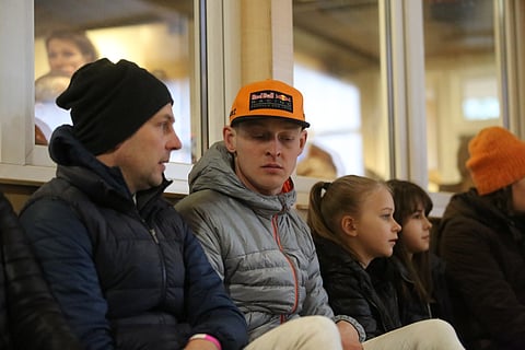 Miettimään pistää! Kullo Kender haki Göteborgiin vauhtia Ainosta viime viikonloppuna. Vierellä maanmies Tiit Kivisild.