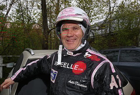 Antti Teivainen ohjastaa kolmannen kohteen varmaa Magnifique Eliseä.