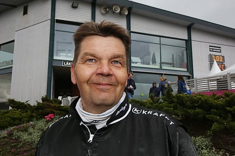 Isto Kuisman valmentama Amour Amiko on kakkossuosikkina loistava ideavarma. Jukka Torvisen ajama ruuna päässee keulaan, mistä sen kuuluu täydellä matkallakin riittää voittoon.