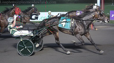 Atlanta tykittää ohi Six Packin. Kuva: Michael Lisa / Lisa Photo, Inc.