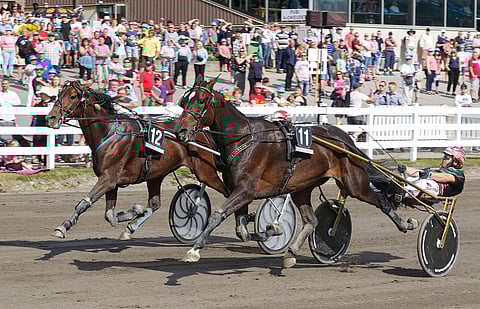 Hannu Torvisen ajama Starzinner voitti niukasti ennen Tapiro Jetiä, jota ajanut Tapio Perttunen voitti alkuraveissa jo kahdesti.