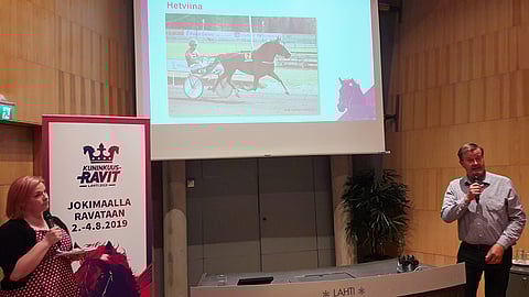 Kuninkuusravivalinnat julkistettiin Lahden Hiihtostadionilla. Kuva: Stiina Ikonen.