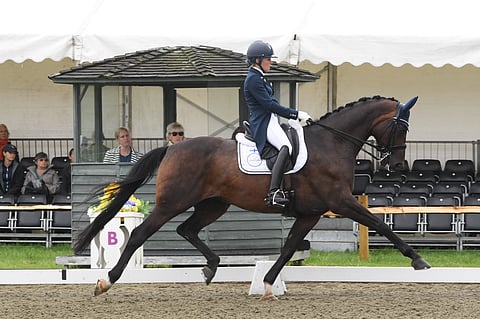 Mikaela Soratie ja Dacor suorittivat osuutensa Suomen koulumaajoukkueen jäsenenä.