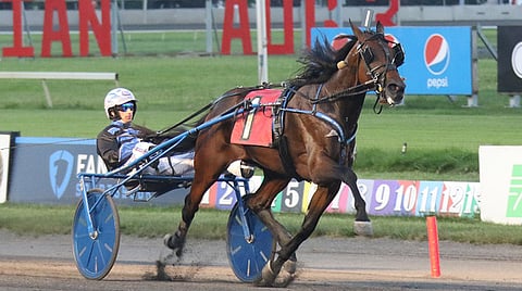 Scott Zeron näytti olevansa ajajana jälleen oivassa iskussa ennen suurta Hambletonian-päivää. Kuvassa voitto irtoaa 3-vuotiaalla ori Union Forcesilla  (Cantab Hall - Southwind Catlin - Muscles Yankee).