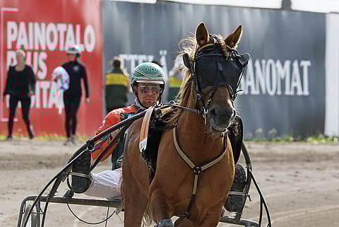 Hetviina ja Antti Tupamäki hetki ennen kuningatarkisan avausmatkan starttia. Kuva: Jarno Unkuri.