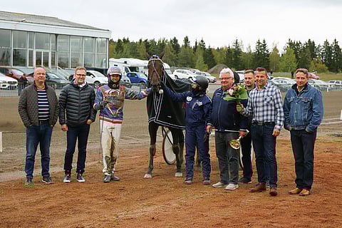 Olli Koivusen ajama Ricocone aloitti Ravilauantain Toto75-rivin.