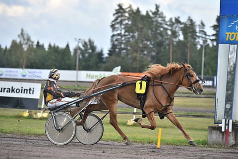 Harri Kotilainen katseli taakseen, että mihin muut jäivät.