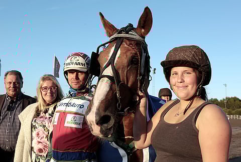 Joriini kisaa elämänsä iskussa.