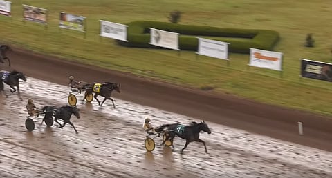 Greenshoe porhasi maaliin muiden edellä märällä The Red Milen radalla. (Kuva: ustrotting)