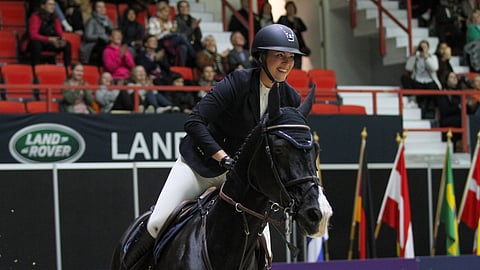 Wilma Heikkinen ja Elvis PS oli paras ratsukko Ypäjän hallikisojen pääluokassa maaliskuun alussa. 