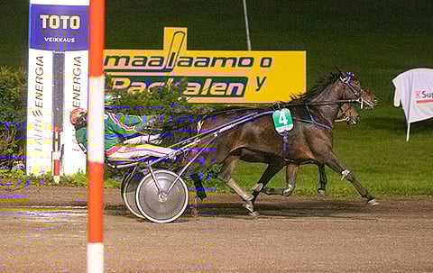 Torvisen veljekset ajoivat kaksoisvoiton torstaina Jokimaalla. Rullebackens Emil/Hannu Torvinen ja Hazella/Jukka Torvinen eivät saaneet eroa toisiinsa. Kuva. Iita-Maria Ahtiainen.