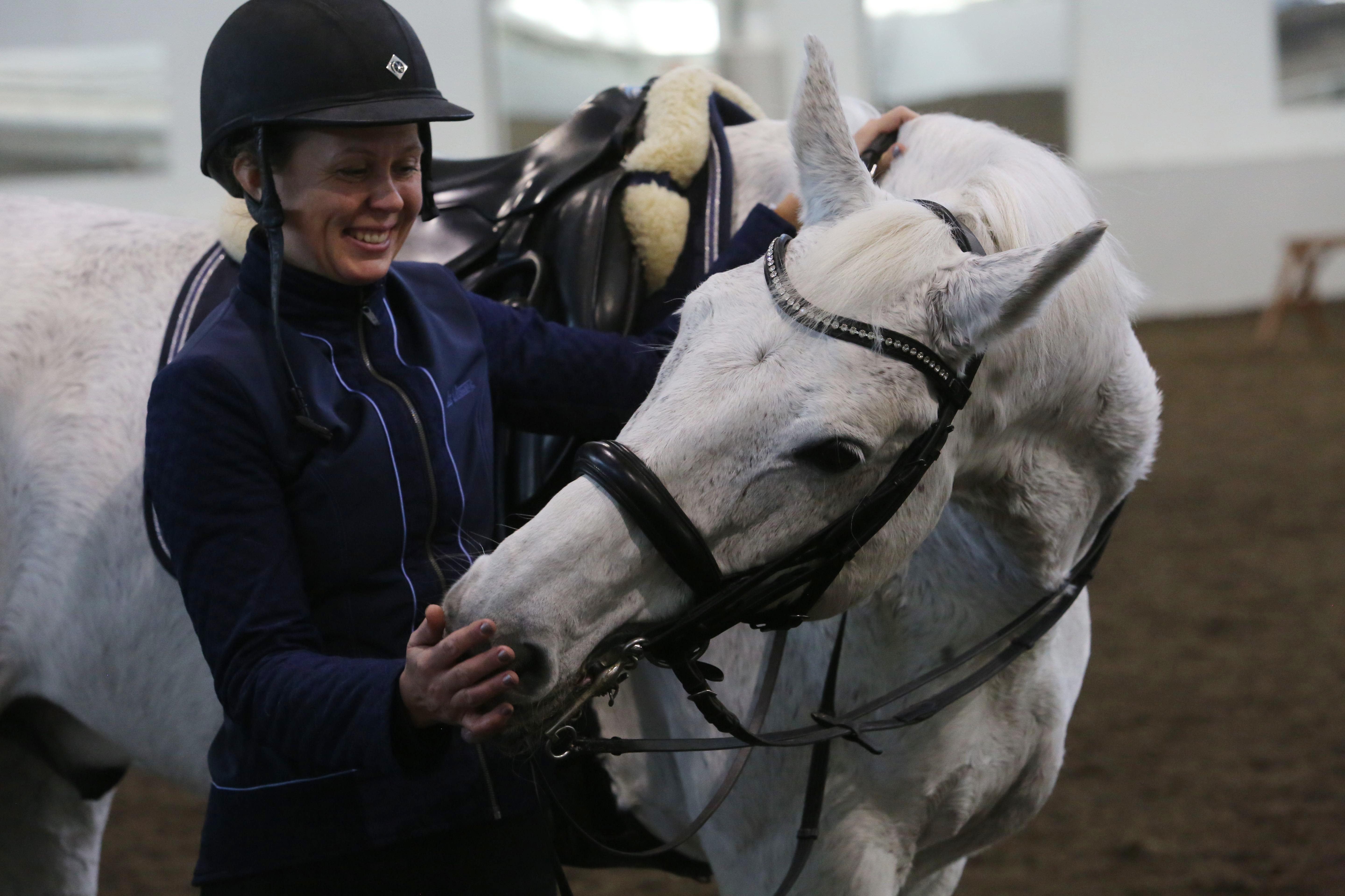 Coco Paradieso ja Mia Kainulainen.