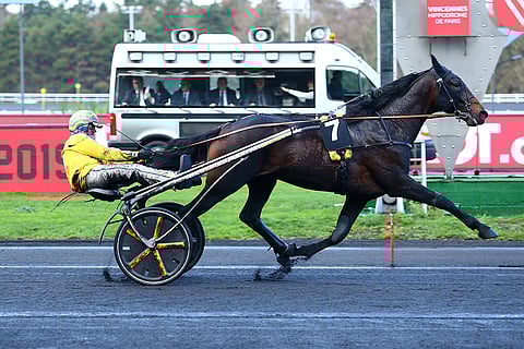 Earl Simon saapuu Kouvolaan.