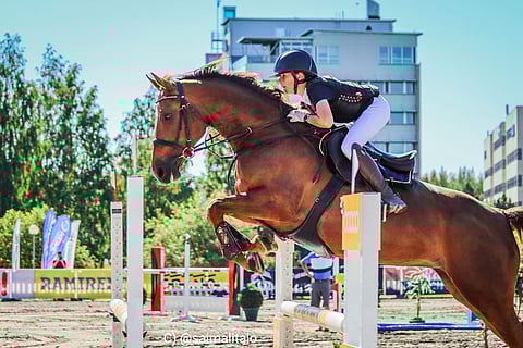 Jone Illi ja Manouscha van't Steenputje nautiskelivat Seinäjoen kentän aluekilpailuissa viime viikonloppuna.
