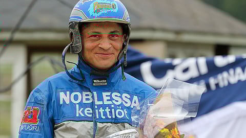 Henri Bollström ohjastaa Killerin ideasysteemin varmaa Olaus Magnusta. 