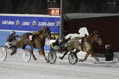 Jukka-Pekka Kauhanen ja Koskelan Akseli pitivät urhean esityksen tehneen Koverin takanaan maaliin saakka.