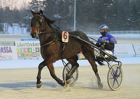 Benobi Zet ja Henri Bollström olivat illan ensimmäiset T5-voittajat.