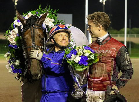 Santtu Raitala (oik.) saa mielesensä ajokin Finlandia-ajoon, kun Petri Tarrimaa tuo kisan viimevuotista voittoa puolustavan Zarenne Fasin Vermoon.