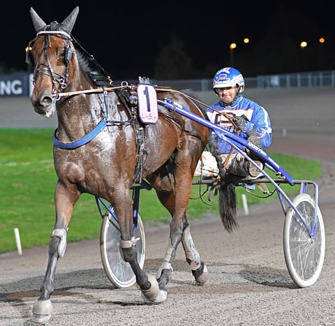 Mikko Aho ja Zone Z voittajaesitelyssä. Kuva: Mikko Ahon arkisto