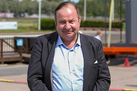 Kari Eriksson olisi valmis rajoittamaan kengittä ajamista hevosten hyvinvoinnin edistämiseksi. "Sivuhyötynä lisääntyisivät hevosten suoritteet", hän huomauttaa.