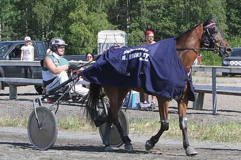 Facebook AM ja Harri Vimpari olivat Raahen kovimman lämminverilähdön voittajavaljakko.