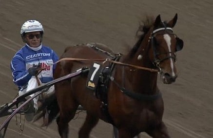 Jorma Kontion ja Typhoon Facen yhteistyö on alkanut kahdella voitolla ja yhdellä viitossijalla Solvallasta.