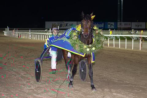 Tetrick Wania ja Riina Rekilä, Svensk Uppfödningslöpningin voittajat 2021.