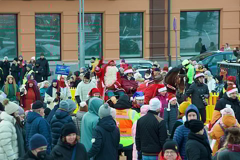 Heidi Sinda ja Instruktor avaamassa joulua Tampereella. 