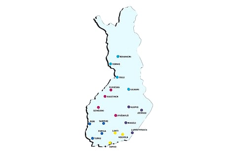 Maakuntaradat Suomen kartalla alueittain, kunkin alueen radat samalla värillä merkittynä.  