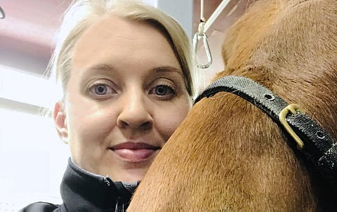 Hippoksen uusi eläinlääkäri Susanna Mäki on tuttu kasvo mm. pääradalta.