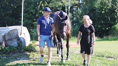 Aki Karhapää ja Tuija Rosenqvist FF Pacemakerin kanssa Lempäälän Ratsuniityn maastoradalla.