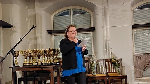 Forssan raviradan toiminnanjohtaja Elina Hirvonen esitteli uuden Hevosalan Areena -tapahtuman Jalostuspäivien iltatapahtumassa. 