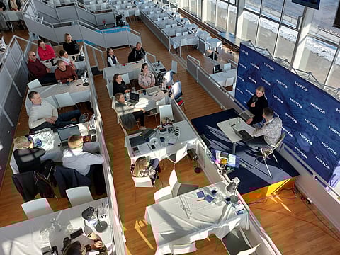 Jalostuspäivillä Forssan Pilvenmäellä Lauri Hyvönen haastattelee Riina Rekilää.