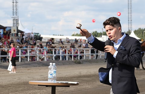 Lauri Hyvönen meklaroi myös Turun kuninkuusravien varsahuutokaupan vuonna 2016.