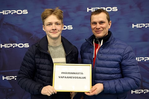 Tuukka Varis ja Antti Veteläinen osallistuivat Suomen Ratsastajainliiton ja Suomen Hippoksen paneelikeskusteluun hevosten, ratsastajien ja raviurheilijoiden tiestä urheilijoina Tampereen Hevoset-messuilla viikonloppuna.