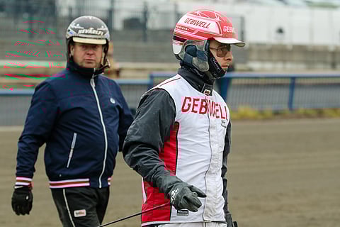 Iikka kertoo Ossin tehneen vuosien varrella Maaningalle hienot paikat hevosten valmentamiseen.
