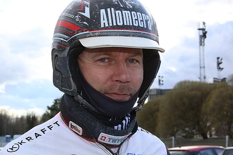 Mika Forss ohjasti Xanthis Harveyn ykköseksi.