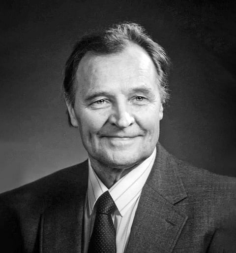 Muistamme: Ravimies ja mittakirvesmies