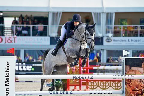 Syksyllä 2019 Jasmin Seppälä ratsasti Jetski E.b.:llä Lanakenissa nuorten hevosten MM-kilpailuissa sijalle 9.