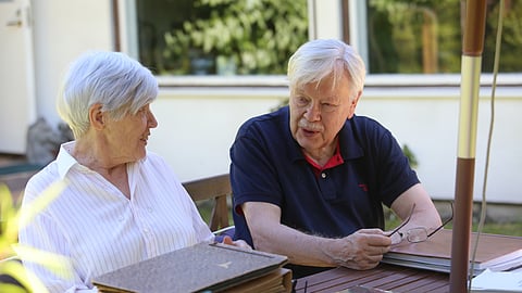 Lauri Jalkanen 1941-2022.  
Kuvassa kotona Espoossa vuonna 2020. Työn alla juttu Eva Wredestä ja ratsujalostuksesta Hevosurheilulehteen. 