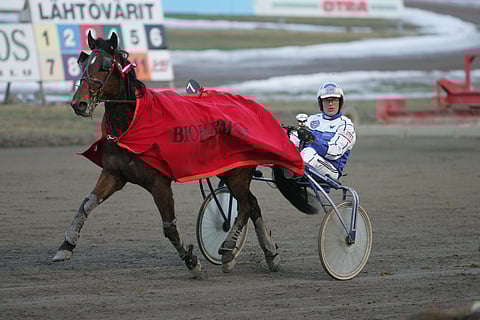 Oscar Arnie ja sen ensimmäinen valmentaja Veli Nurminen.