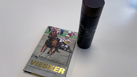 Veikkaa ravikuningasta - osallistuneiden kesken arvotaan Viesker-kirja ja termospullo