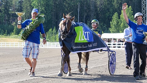 Huh huh ja vau! Parvelan Retun hurja takaa-ajo vei sen vielä voittajaesittelyyn.