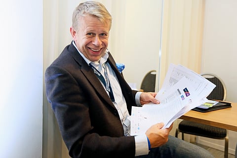 Markus Backlund selosti vuosia esteratsastusta YLEn lähetyksissä.