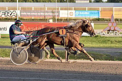 Heikki Hoffrenin suojatti Lipassi otti OEX-karsintavoiton tuloksella 29,4ake.