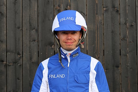 Santtu Raitala edustaa sunnuntaina alkavissa ohjastajien MM-kisoissa sinivalkoisia värejä.