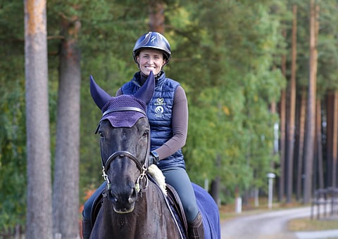 Susanna Granroth ja Black Friday ottivat Hevosurheilun vieraakseen.